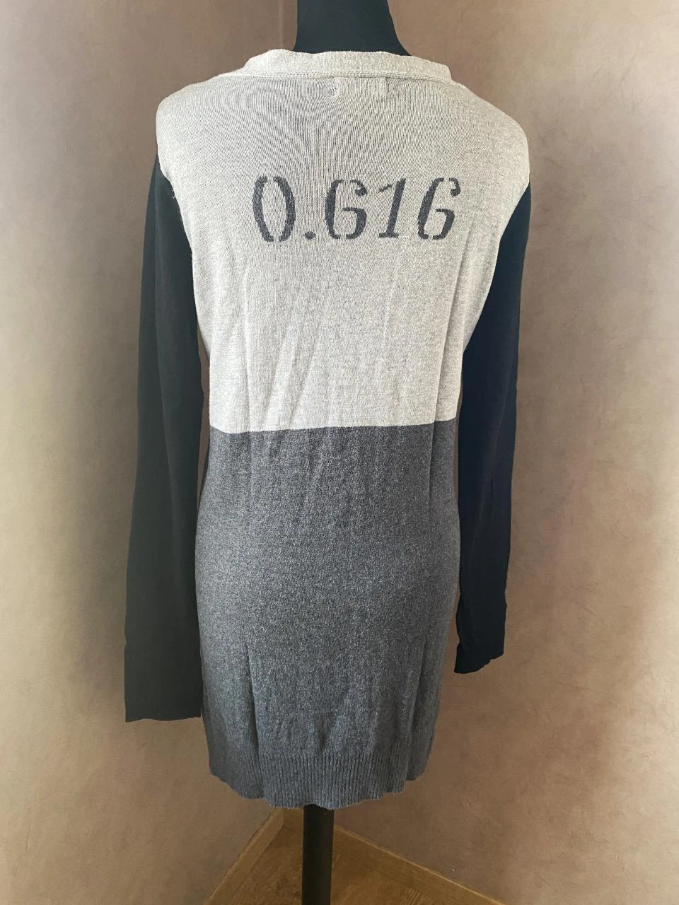 Lang grijs gemêleerd & zwart IKKS vest maat 40 – katoen, kasjmier, chique casual stijl – photo 2